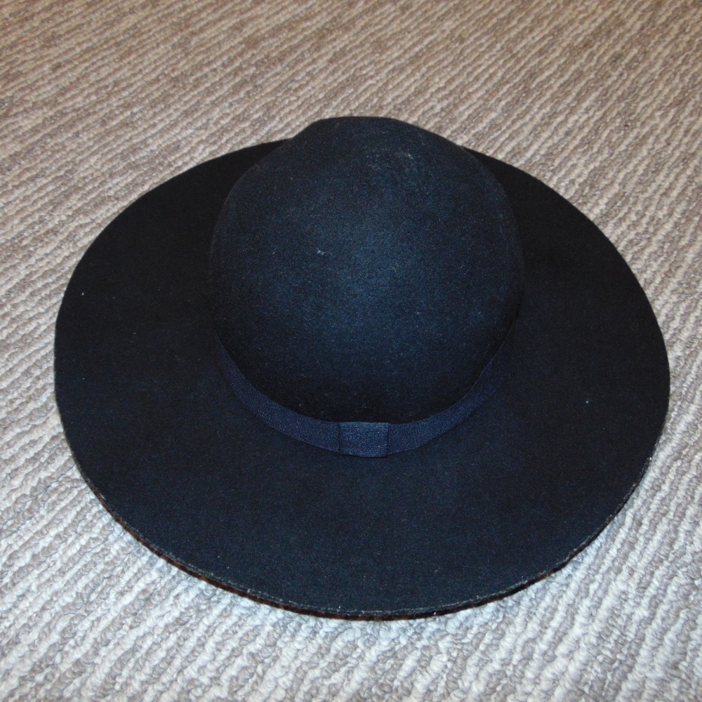 Wool floppy hat - Picture 3 of 4